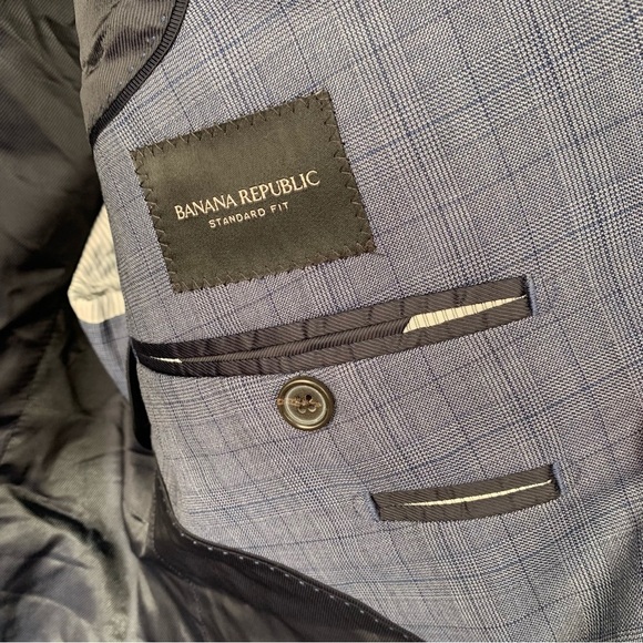 Banana Republic Blue Plaid Wool Suit Standard Fit Sz 42S - Picture 7 of 11
